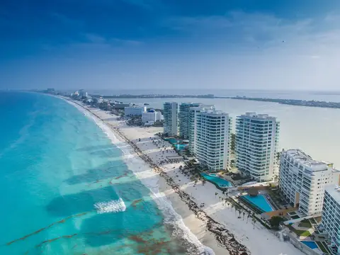 Vista aérea de la Zona Hotelera de Cancún